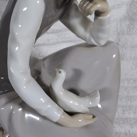 Lladro NAO Girl Watching Dove Bird Statue Figurine 1981 Porcelain Figure Spain - Picture 5 of 9